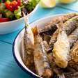 Sardinha frita no fubá: teste o prato barato e cheio de sabor