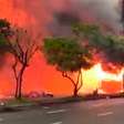 Grupo bloqueia rua e ateia fogo em ônibus em Porto Alegre; veja vídeo