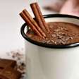 Receita de chocolate quente tradicional para aprender em segundos