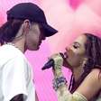 'Nos amamos muito', diz Anitta sobre boatos de namoro com cantor mexicano
