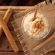 Aprenda a fazer um arroz-doce cremoso com amendoim muito especial