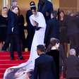 Atriz arranja confusão e empurra segurança na escadaria do Festival de Cannes; assista