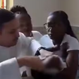 Família de bebê que levou puxão em batizado no RJ abre denúncia contra padre