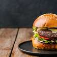 Dia do Hambúrguer: receita fitness para não furar a dieta