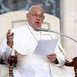 Papa emite um raro pedido de desculpas por suposto uso de palavra homofóbica em italiano