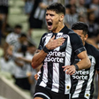 Ceará vence Coritiba na Arena Castelão e entra no G-4 da Série B