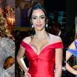 Bruna Biancardi de vermelho, Patrícia Poeta e Rafaella com brilho e mais: o que as famosas usaram no leilão de Neymar?
