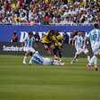 Em volta de Messi, Argentina vence Equador em amistoso