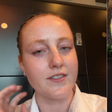 Garçonete grava 'date' entre cliente e boneca inflável e acaba demitida após vídeo viralizar