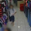 Menino furta camisa de futebol de loja em Goiás e pai o faz devolver