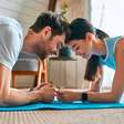 Treino em casal: saiba os benefícios de treinar com o seu parceiro