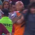 Atlético-GO chama Felipe Melo de 'covarde' por agressão contra assessor: 'Desumano e antidesportiva'