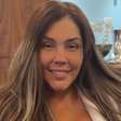 Filha caçula de Simony surge aos beijos em foto com a namorada e se declara: "Te amar é um mérito"