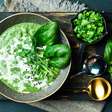 Sopa de espinafre: uma receita para se aquecer no frio
