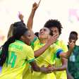 Marta demarca território ao liderar a seleção em grande estreia olímpica