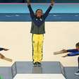 Simone Biles explica reverência feita a Rebeca no pódio: "Rainha"