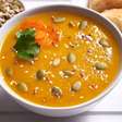 5 receitas de caldos leves para os dias frios