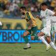 Cuiabá pressiona, tem gol polêmico anulado, mas não sai do empate com o Juventude