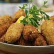 O bolinho de bacalhau perfeito não leva batata; veja a receita da chef Giu Giunti