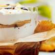 Pavê com chantilly para quem gosta de sobremesa prática e super versátil