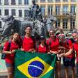 Fundação Gol de Letra leva grupo de jovens aos Jogos de Paris