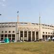 Estádio do Pacaembu reabre oito meses antes do previsto e gera controvérsias