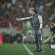 Gabriel Milito fala sobre substituição de Hulk na partida contra o Flamengo: 'vinha de uma sobrecarga muscular'.