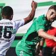 Chapecoense vira sobre o Coritiba e garante a permanência na Série B