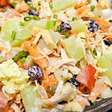Salada natalina muito cremosa e refrescante para você servir nos almoços de fim de ano
