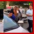 Mulher é presa por chamar policial de 'macaco' após deixar coroa de flores na frente da casa de Lula
