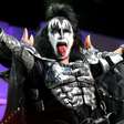 Gene Simmons destaca que Kiss durou 52 anos e Beatles, sete: "nem todos correm a maratona"