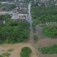 Temporal deixa vias inundadas e ao menos 250 desabrigados em Peruíbe; veja vídeo de resgates