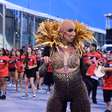 Pepita aparece 'careca' em ensaio que marca sua estreia de rainha de bateria no Carnaval