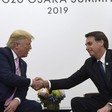 Impedido de deixar o Brasil, Bolsonaro parabeniza Trump por posse presidencial nos EUA