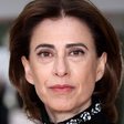 Fernanda Torres surge deslumbrante na Semana de Moda de Paris e dá spoiler sobre look para o Oscar: 'Estamos...'