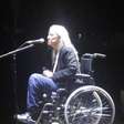Patti Smith desmaia durante show em São Paulo e encerra apresentação mais cedo
