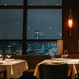 13 restaurantes e rooftops com vistas imperdíveis para apreciar São Paulo