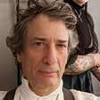 Neil Gaiman é judicialmente acusado de abuso e tráfico humano; entenda
