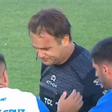Bandeirinha é atingido na cabeça por objeto e jogo é suspenso no Campeonato Argentino; vídeo