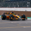 McLaren camuflada em Silverstone: primeira equipe a colocar o carro de 2025 na pista