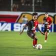 Matheuzinho treina normalmente e não preocupa comissão do Vitória