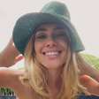Carolina Dieckmann vira alvo de críticas ao ensinar a montar looks para o carnaval