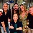 Gustttavo Lima visita Faustão e apresentador aparece com pé imobilizado