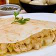 Crepioca recheada com frango: teste a receita fit e saborosa