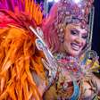 Karine Grun brilha como rainha de bateria da Dragões da Real com fantasia estimada em 'algumas dezenas de milhares'