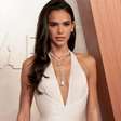A fila andou? Bruna Marquezine aparece beijando cantor nos bastidores do Oscar; confira