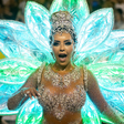 Quem é Ana Beatriz Godoi, rainha de bateria da campeã Rosas de Ouro no carnaval 2025?