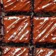 Bolo de chocolate geladinho: perfeito para os chocólatras de plantão