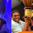 Neguinho da Beija-Flor comemora e ergue troféu após vitória da escola: 'Encerrando a carreira'