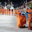 Blocos de rua e Sambódromo geram mais de 100 toneladas de resíduos no final do Carnaval 2025